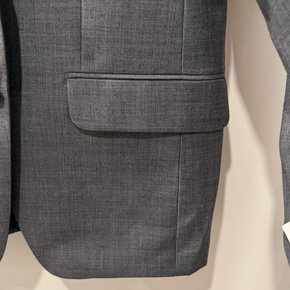 ✨Host pick✨Calvin Klein Classic Gray Men's Suit - Picture 4 of 6